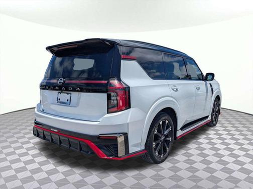 Everest White Pearl Tricoat/Super Black 2026 Nissan Armada NISMO