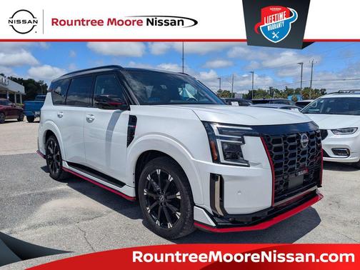 Everest White Pearl Tricoat/Super Black 2026 Nissan Armada NISMO