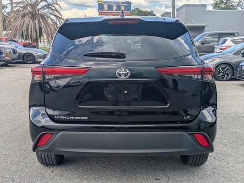 2021 Toyota Highlander LE