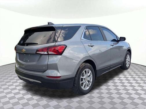 Sterling Gray Metallic 2024 Chevrolet Equinox 1LT