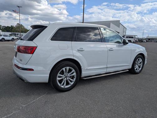 Glacier White 2018 Audi Q7 3.0T Prestige