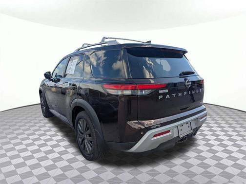 2022 Nissan Pathfinder SL 2WD
