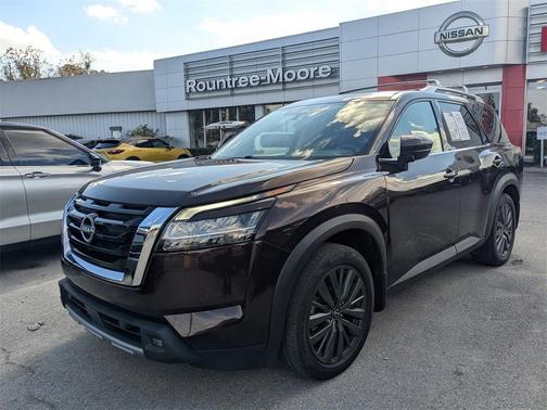 2022 Nissan Pathfinder SL 2WD