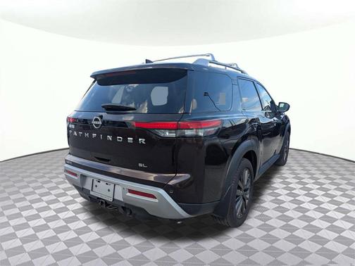 2022 Nissan Pathfinder SL 2WD