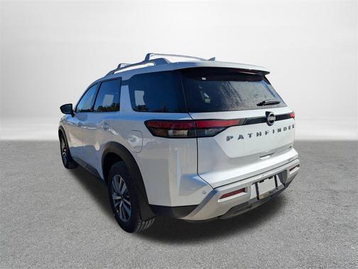 2025 Nissan Pathfinder SL FWD