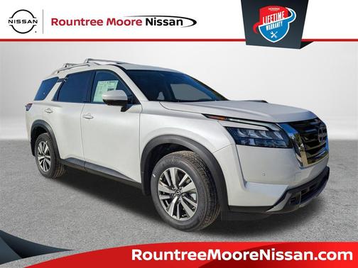 2025 Nissan Pathfinder SL FWD