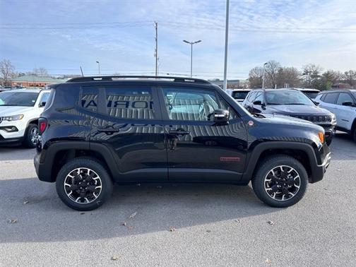 2023 Jeep Renegade Trailhawk