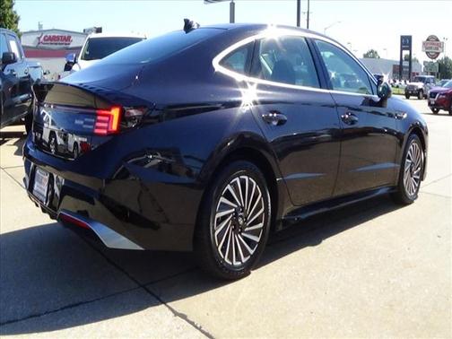 2024 Hyundai SONATA Hybrid SE