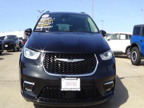 2024 Chrysler Voyager LX