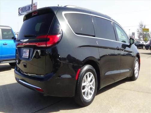 2024 Chrysler Voyager LX