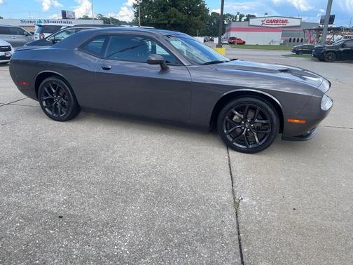 2022 Dodge Challenger SXT