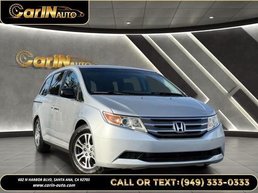 Alabaster Silver Metallic 2012 Honda Odyssey EX