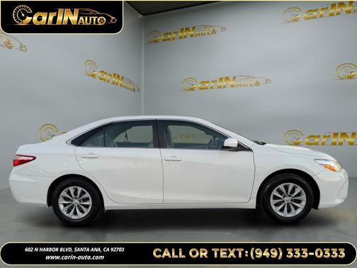 Super White 2017 Toyota Camry LE
