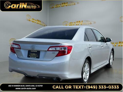Classic Silver Metallic 2014 Toyota Camry SE