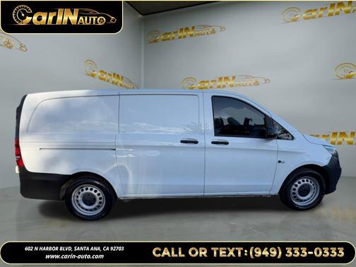 2017 Mercedes-Benz Metris Base