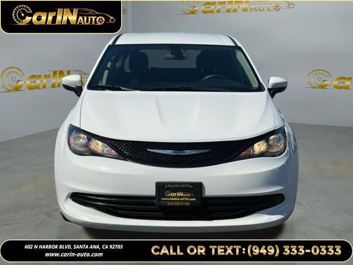 2020 Chrysler Voyager L