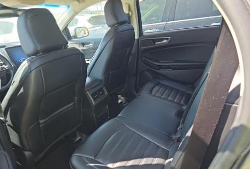 Iconic Silver Metallic 2023 Ford Edge SEL