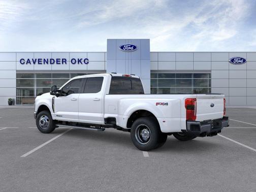 Star White 2026 Ford F-350 Lariat Super Duty