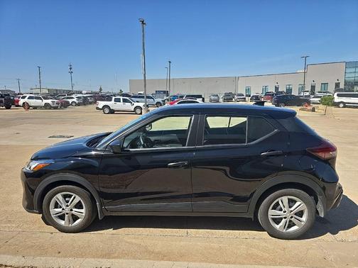 Super Black 2023 Nissan Kicks S