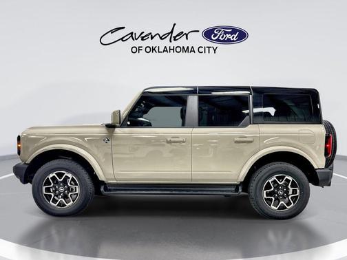 Desert Sand 2025 Ford Bronco Outer Banks