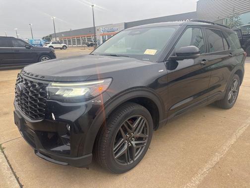 Agate Black Metallic 2025 Ford Explorer ST-Line