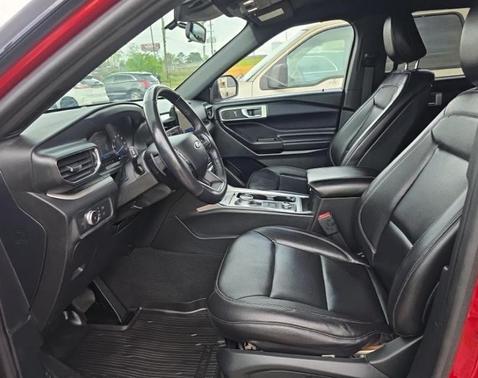 Rapid Red Metallic Tinted Clearcoat 2020 Ford Explorer XLT