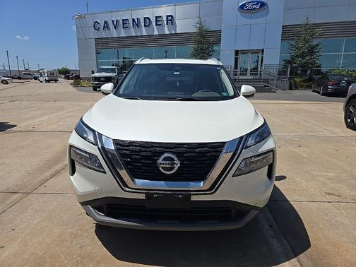 White 2021 Nissan Rogue SV