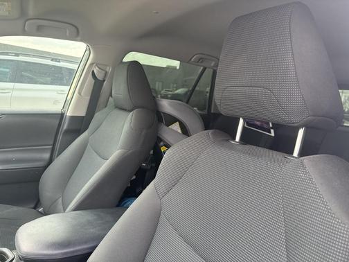 2020 Toyota RAV4 Hybrid LE