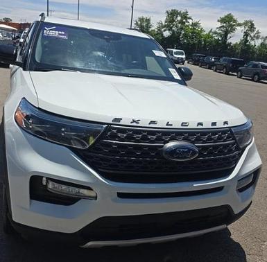 Star White 2023 Ford Explorer XLT