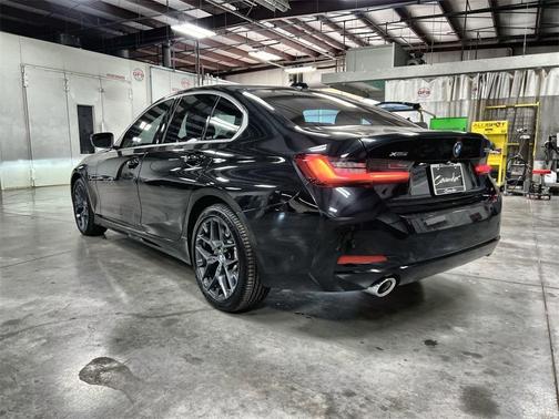 2025 BMW 330 i xDrive