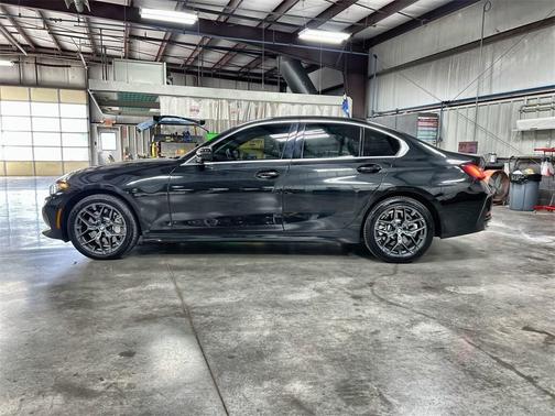 2025 BMW 330 i xDrive