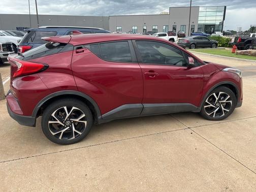 2018 Toyota C-HR XLE Premium