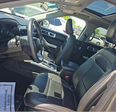 Carbonized Gray Metallic 2023 Ford Explorer XLT