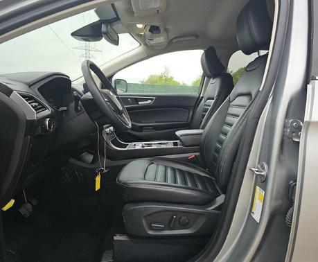 Iconic Silver Metallic 2024 Ford Edge SEL