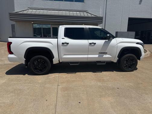 Ice 2024 Toyota Tundra SR5