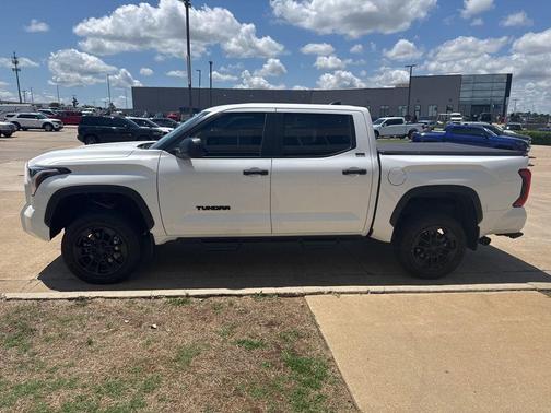 Ice 2024 Toyota Tundra SR5