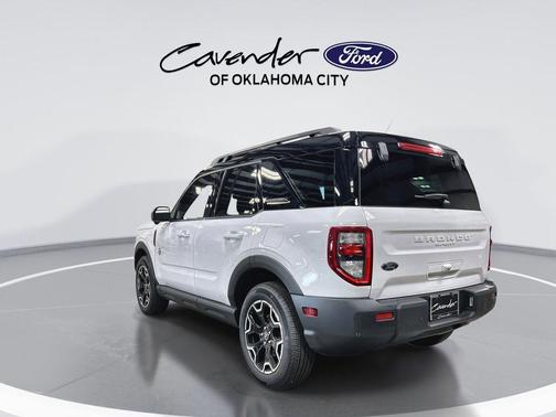 Oxford White 2025 Ford Bronco Sport Outer Banks