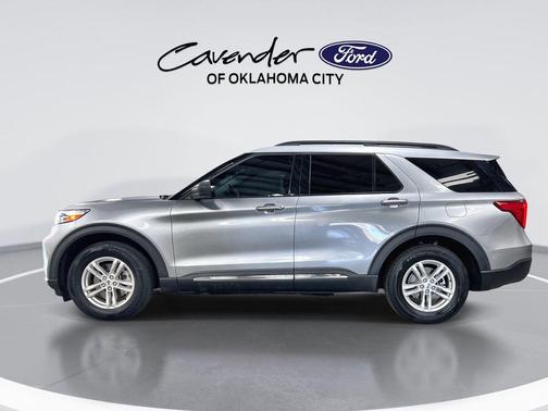 Iconic Silver Metallic 2023 Ford Explorer XLT