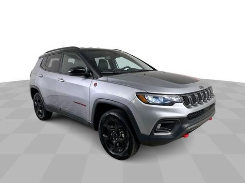 Silver Zynith 2024 Jeep Compass Trailhawk