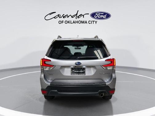 Ice Silver Metallic 2023 Subaru Forester Limited