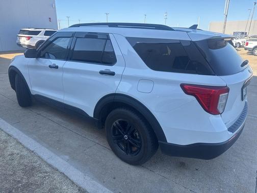 White Metallic 2024 Ford Explorer XLT