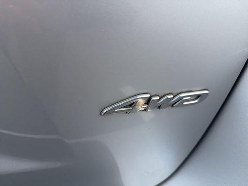 Classic Silver Metallic 2013 Toyota Highlander SE