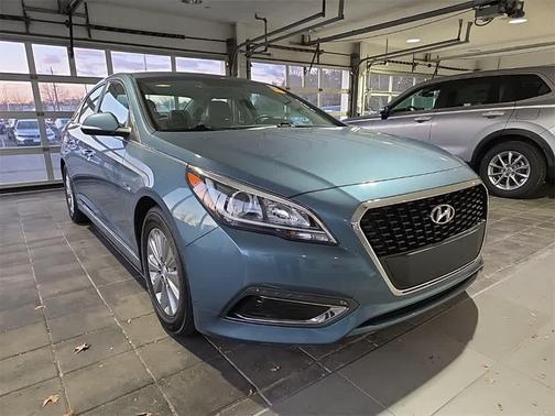 2016 Hyundai SONATA Hybrid SE