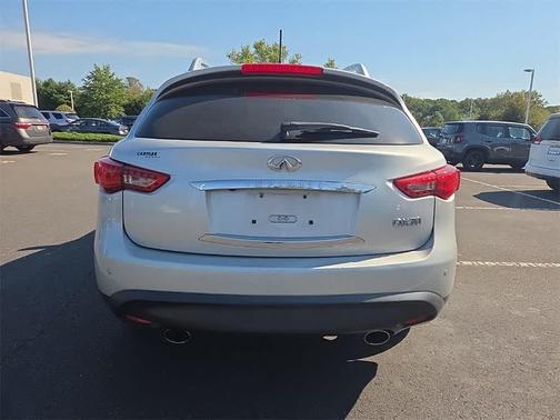 2014 INFINITI QX70 Base