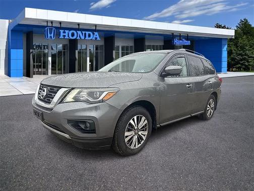 2017 Nissan Pathfinder SL