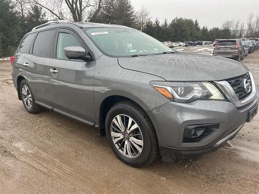 2017 Nissan Pathfinder SL