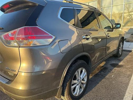 2016 Nissan Rogue SV