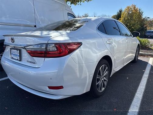 2018 Lexus ES 300h Base