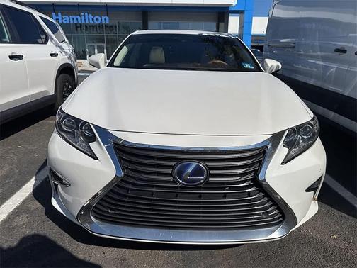 2018 Lexus ES 300h Base