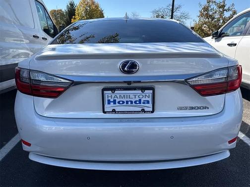 2018 Lexus ES 300h Base